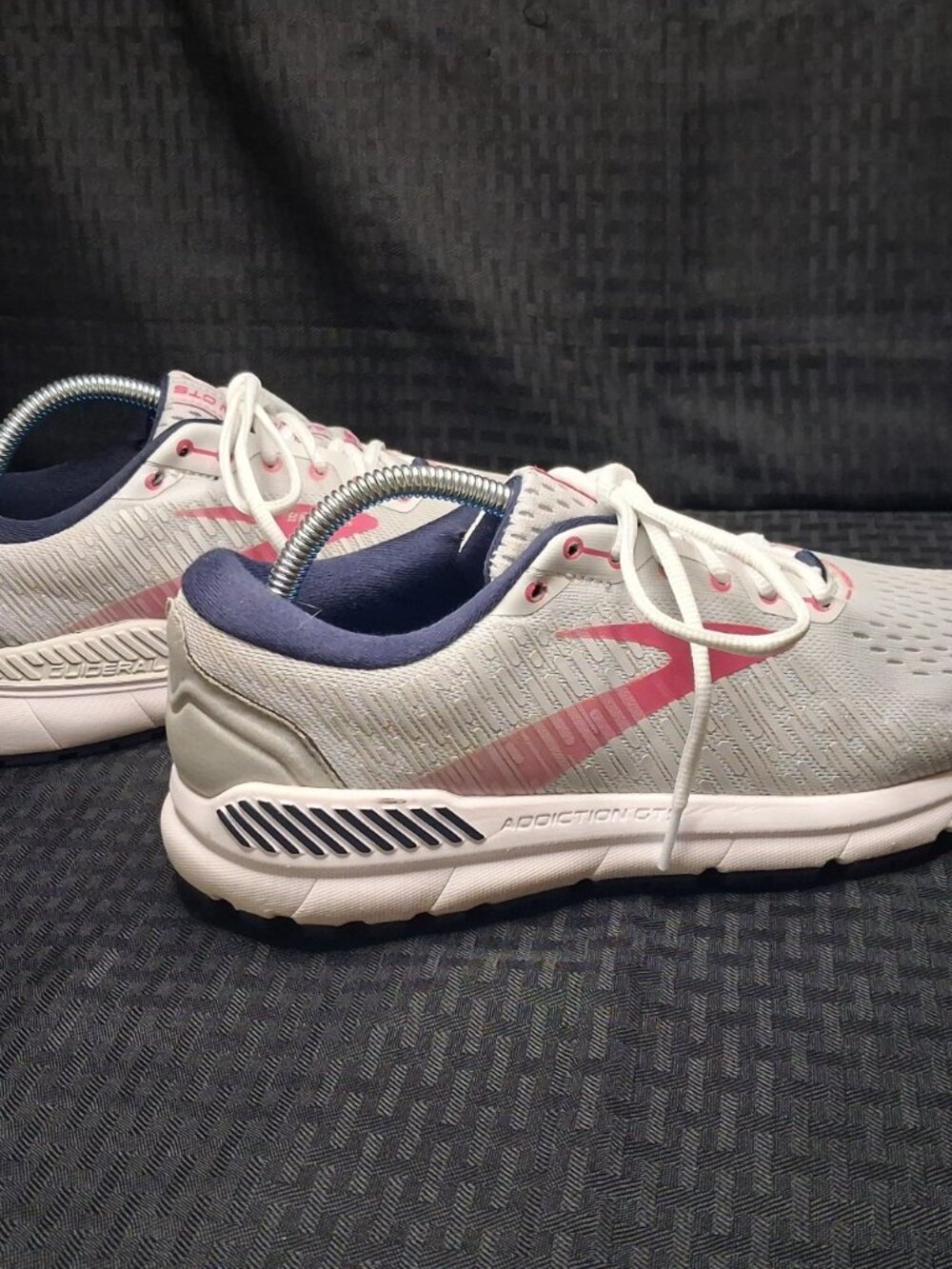 Brooks Women's Addiction GTS Running Walking Shoes in size 9.5 - Picture 2 of 12